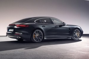 Двухдверное купе и кабриолет: Porsche работает над новыми версиями Panamera