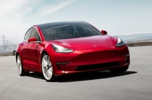 Убытки Tesla за I квартал года составили $ 702 млн