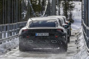 В Porsche рассказали об экстремальных испытаниях электрического Taycan