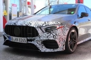 Заряженный Mercedes-AMG A45 засняли на трассе в Нюрбургринге