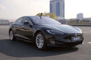 Автопилот Tesla смогли обмануть при помощи визуальных эффектов